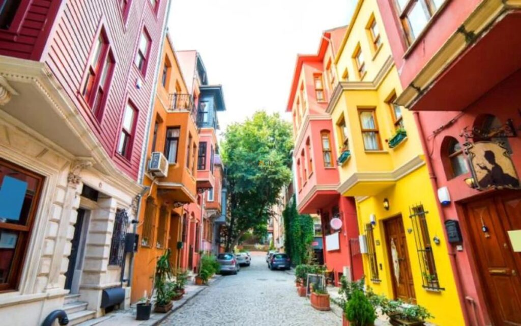 Non-touristy local neighborhood in Istanbul